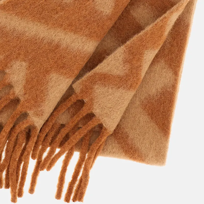 フェンディ オーバーサイズスカーフ マフラー 2色 fd21365