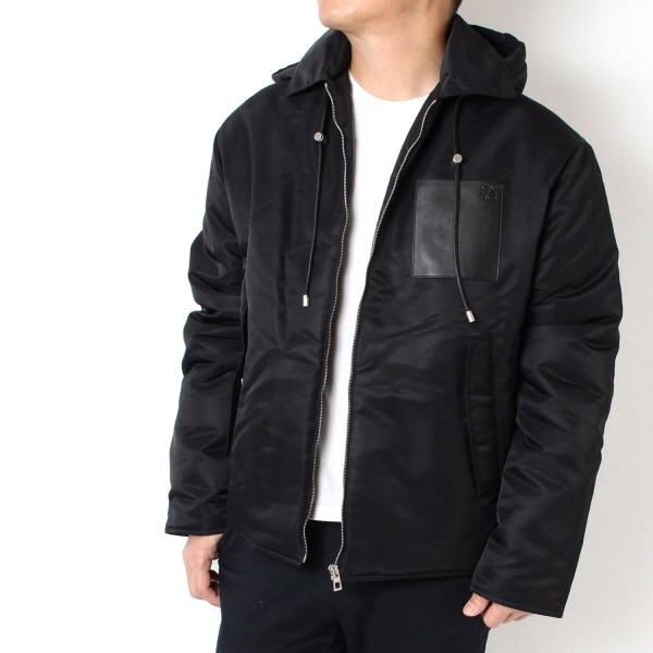 ロエベ アナグラム レザーパッチ パデット フーデッド ジャケット 偽物 H526Y02WAD 1100