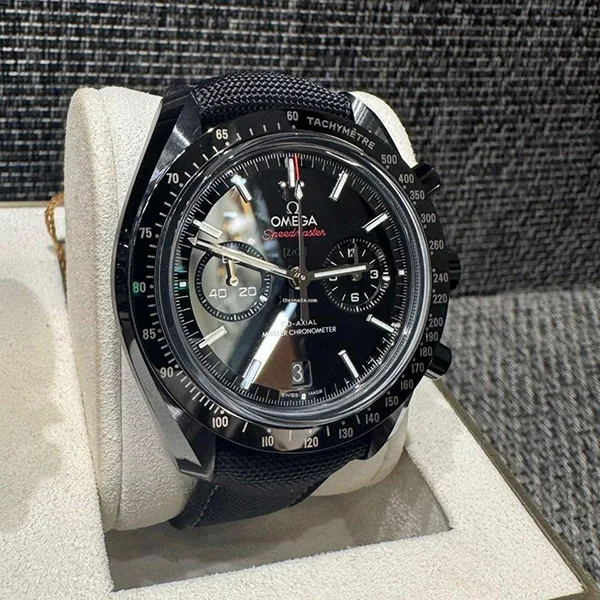トレンド感たっぷりオメガ スピードマスター 偽物 ムーンウォッチ ダークサイド オブ ザ ムーン アポロ8