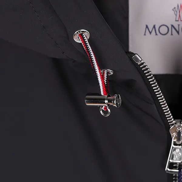 すぐ届モンクレール メンズ GRANEROショートダウンジャケット H20911B56900C030