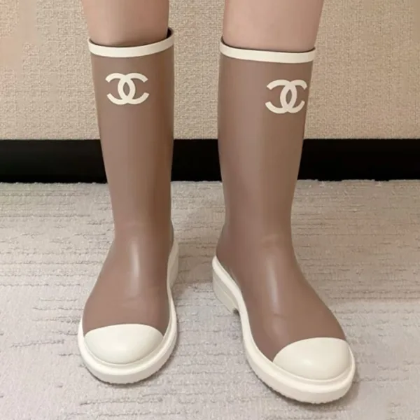 【雨の日もお洒落に♪】シャネル レインラバーブーツ 偽物 cc2511112