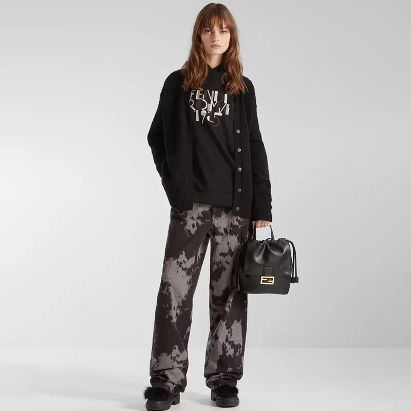 フェンディ スウェットシャツ ブラックジャージー パーカー コピー商品 fd958848