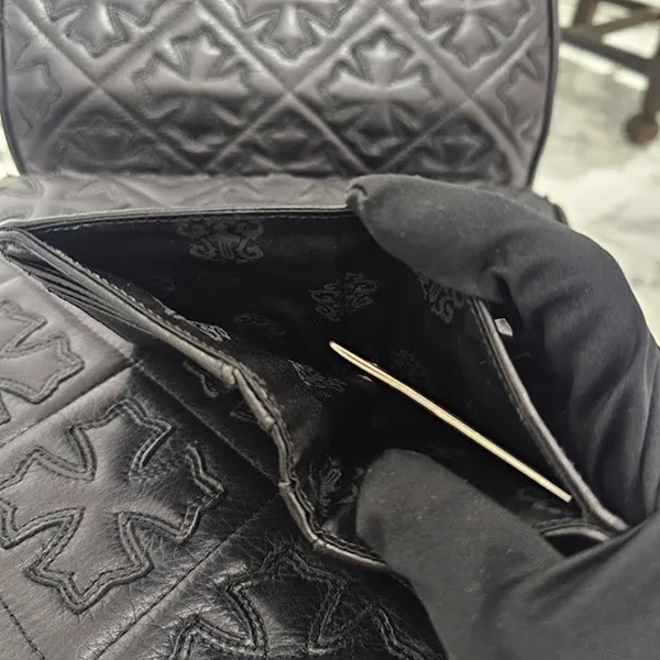 トレンド感たっぷりクロムハーツ ドクターディジャコモ 偽物 タイニー CHクロス レザーウォレット 財布 ch251144