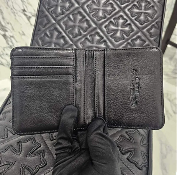 トレンド感たっぷりクロムハーツ ドクターディジャコモ 偽物 タイニー CHクロス レザーウォレット 財布 ch251144