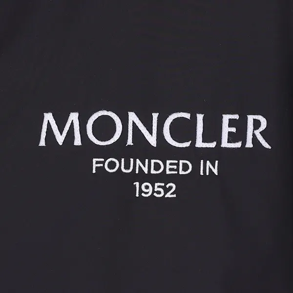 すぐ届モンクレール メンズ GRANEROショートダウンジャケット H20911B56900C030